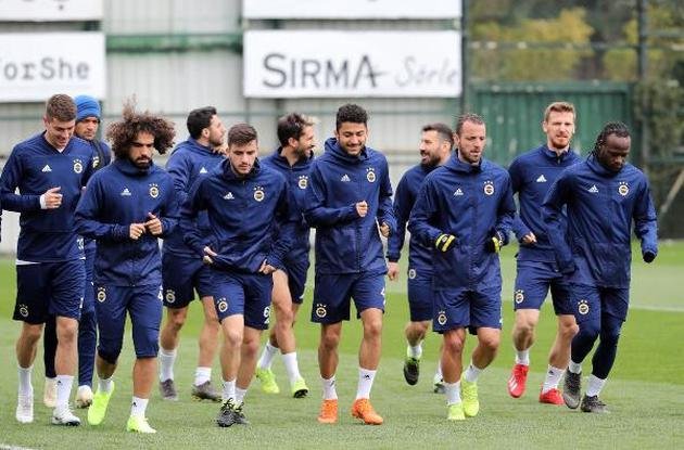 'Fenerbahçe'de taraftarları şoke edecek karar! Ayrılıyor...