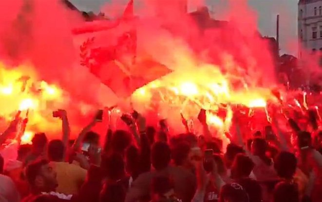 <h2>Galatasaray’dan Fenerbahçe ve Beşiktaş’a tarihi fark! 400 milyon...</h2>
