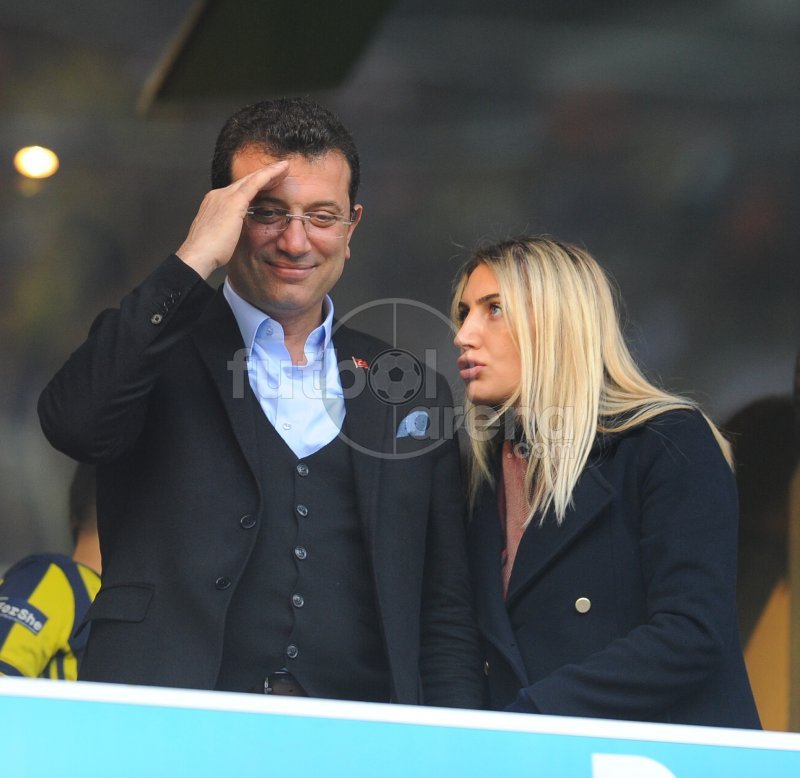'Ekrem İmamoğlu, Fenerbahçe - Galatasaray derbisinde ilgi odağı oldu