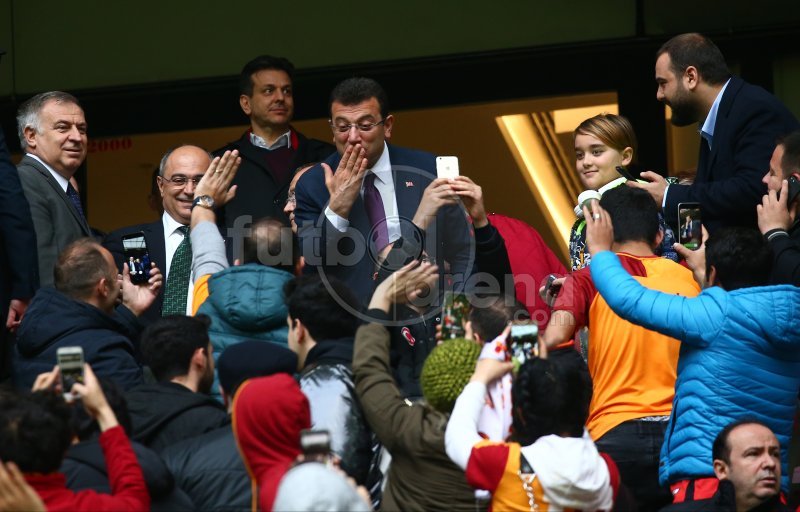 'Ekrem İmamoğlu'nun TT Stadı'nda dikkat çeken karesi