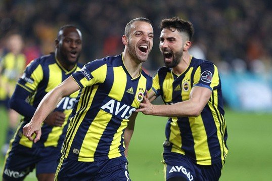 Fenerbahçe’de 2 transfer, 2 ayrılık! Sürpriz gelişme 