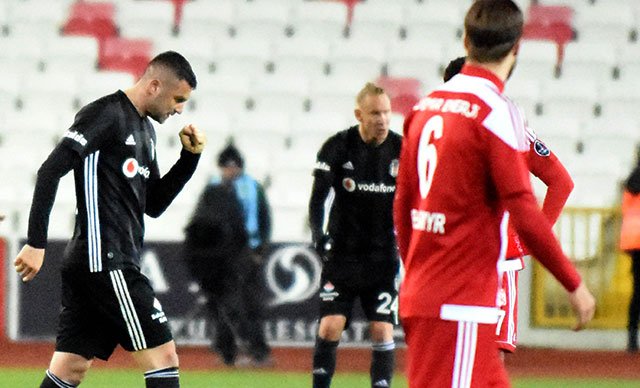 <h2>Spor yazarları, Beşiktaş - Sivasspor maçına ne dedi? </h2>