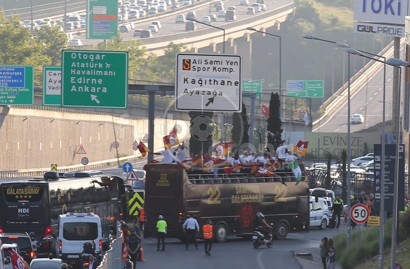 'Galatasaray 22. şampiyonluğunu kutluyor