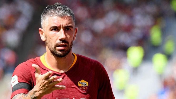 <h2>Fenerbahçe, Kolarov’u transfer etti mi?</h2>