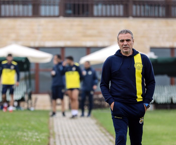 <h2>Ersun Yanal’dan Fenerbahçe açıklamaları</h2>