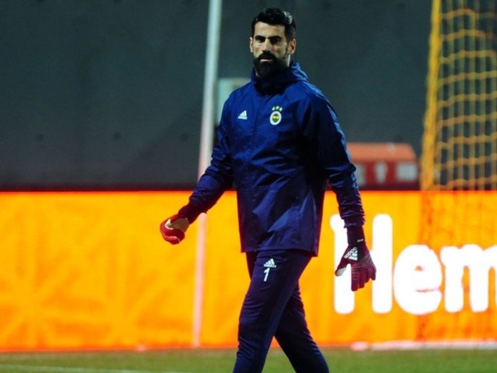 <h2>Volkan Demirel, Fenerbahçe’de kalacak mı?</h2>
