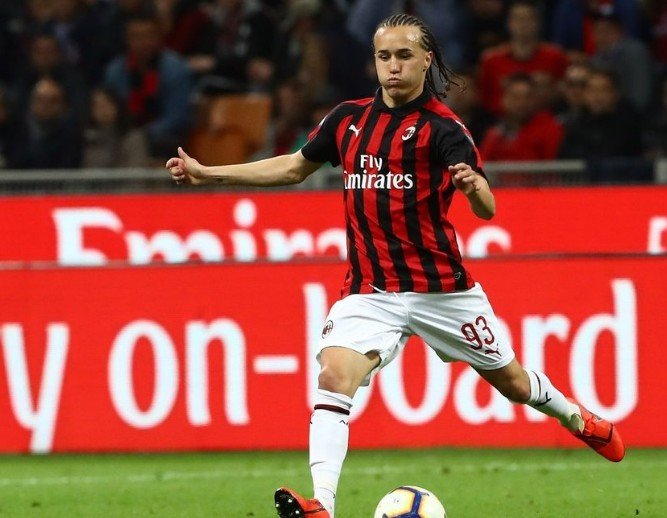 <h2>Diego Laxalt, Fenerbahçe’ye transfer olacak mı?</h2>