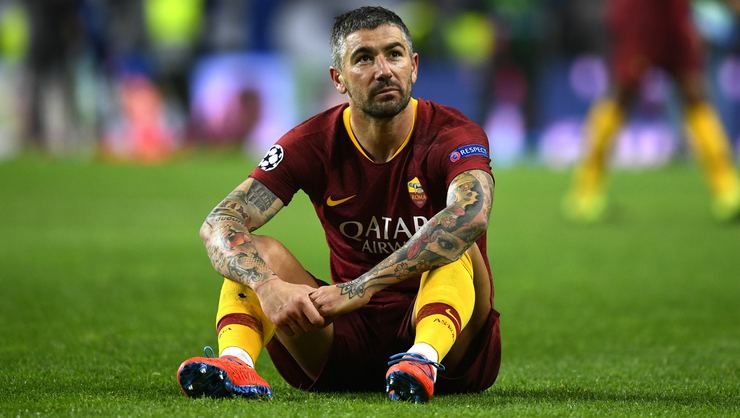 Fenerbahçe Kolarov’u transfer edecek mi?