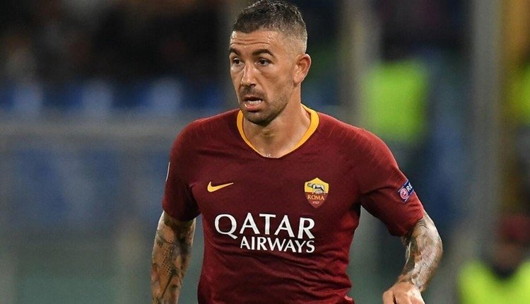 Fenerbahçe, Kolarov’u transfer edecek mi?