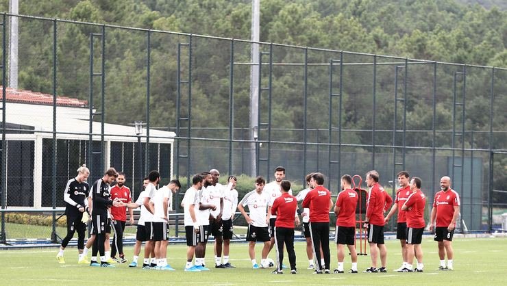 <h2>ABDULLAH AVCI’DAN TAKIMA UYARI</h2>