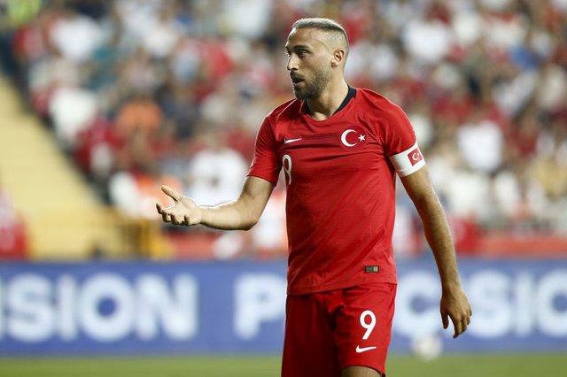 <h2>Cenk Tosun’dan Galatasaray’a transfer cevabı</h2>