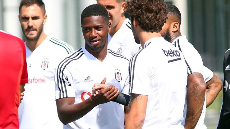 <h2>DIABY’DEN BEŞİKTAŞ’A KÖTÜ HABER</h2>
