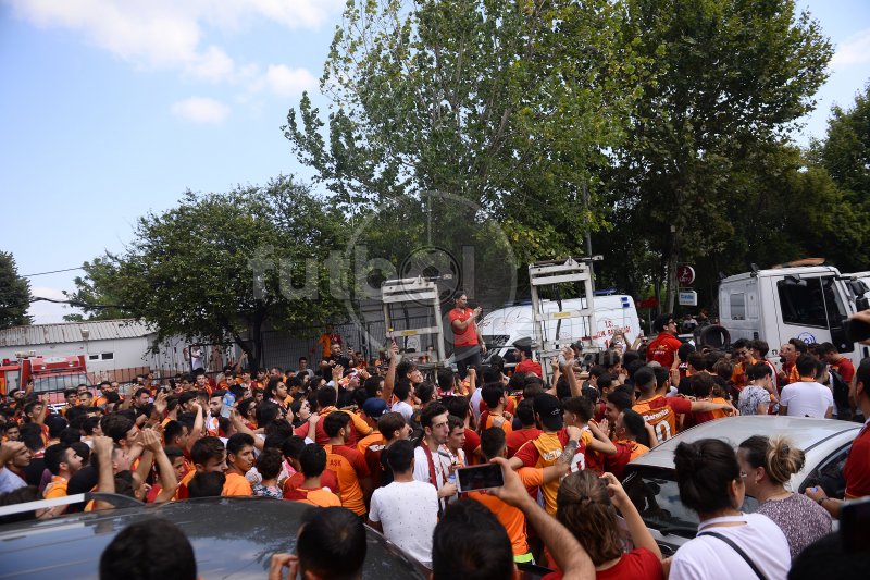 'Galatasaraylı taraftarlar Falcao'yu bekliyor