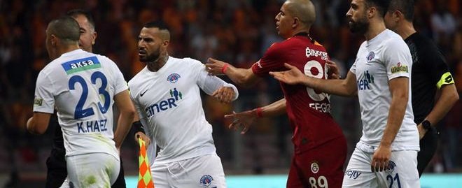 <h2>FEGHOULI İLE QUARESMA ARASINDA GERGİNLİK</h2>