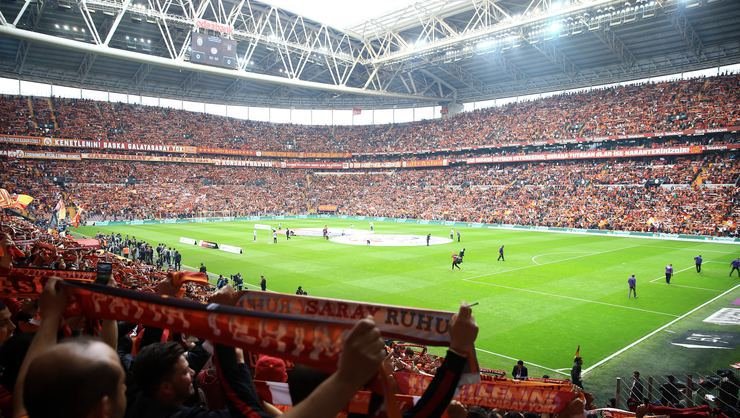 <h2>Galatasaray imza töreni saat kaçta?</h2>