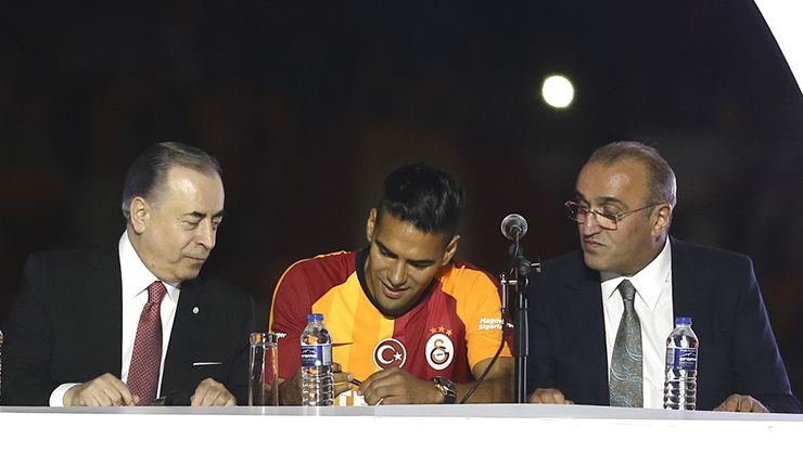 <h2>Galatasaray’da Belhanda ve Feghouli’nin talebi</h2>