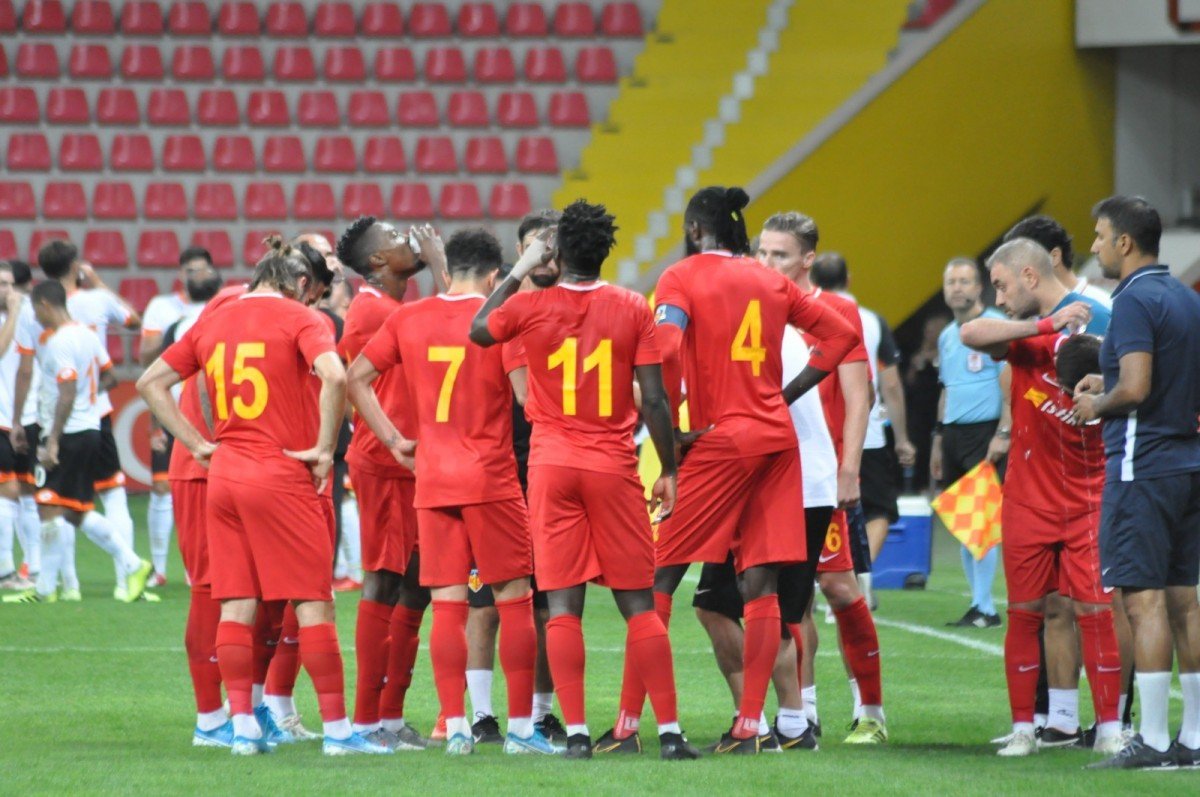 <h2>Kayserispor: 14.992</h2>