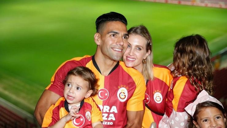 <h2>Radamel Falcao’yu tebrik eden yıldızlar</h2>