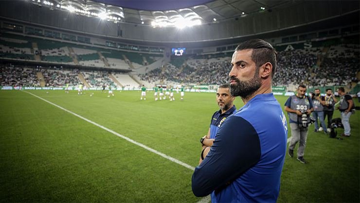 <h2>VOLKAN DEMİREL’DEN GENÇLERE TAVSİYE</h2>