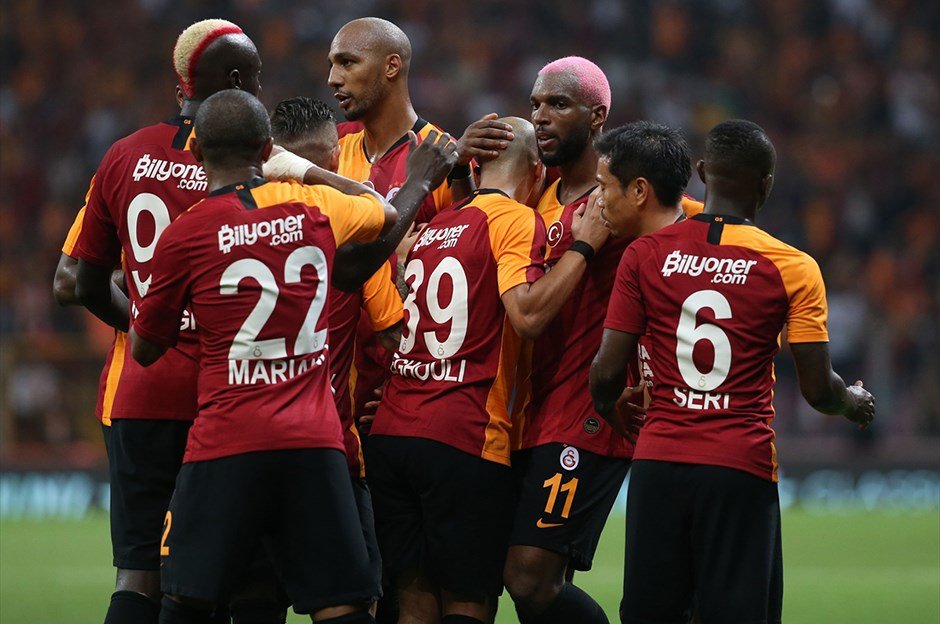 <h2>GALATASARAY GOL YOLLARINDA TIKANDI</h2>