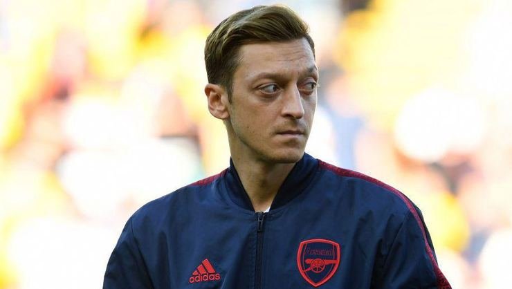 <h2>MESUT ÖZİL’DEN TRANSFER AÇIKLAMASI</h2>