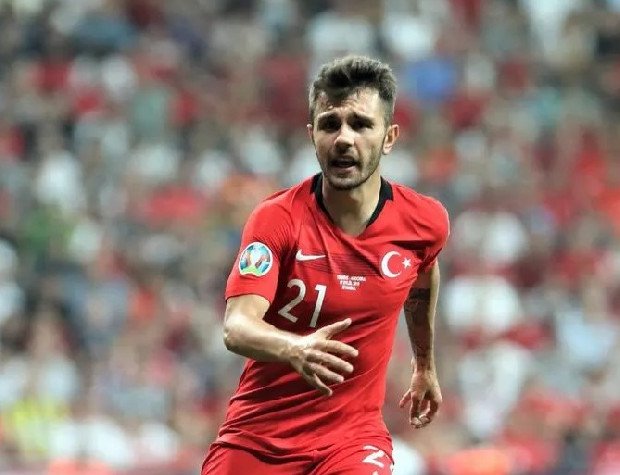 <h2>3 BÜYÜKLERDE TRANSFER HAREKATI</h2>