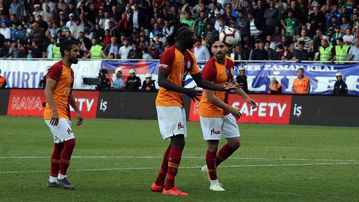 <h2>DİAGNE GERİ DÖNÜYOR</h2>
