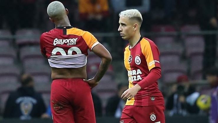 <h2>EMRE MOR FIRSAT TEPTİ</h2>