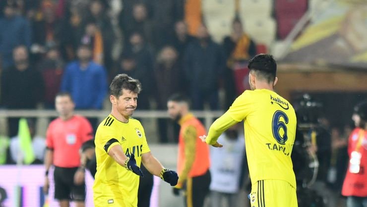 <h2>EMRE’YE BÜYÜK DESTEK</h2>