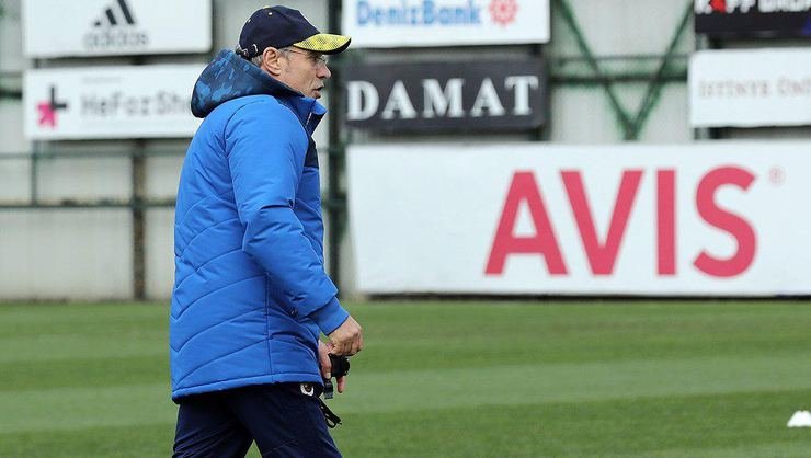 <h2>ERSUN YANAL’DAN ÖNEMLİ KESİK</h2>