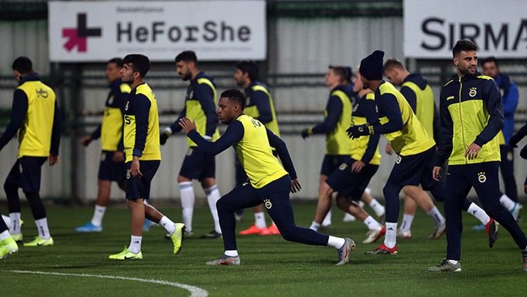 <h2>FENERBAHÇE EN SAKAT SEZONUNU YAŞIYOR</h2>