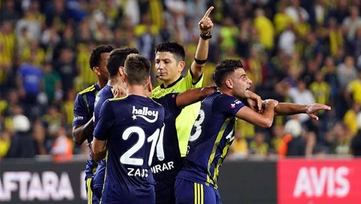 <h2>FENERBAHÇE TEKLİF BEKLİYOR</h2>