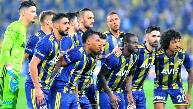 <h2>FENERBAHÇE’DEN 4 İMZA BİRDEN</h2>