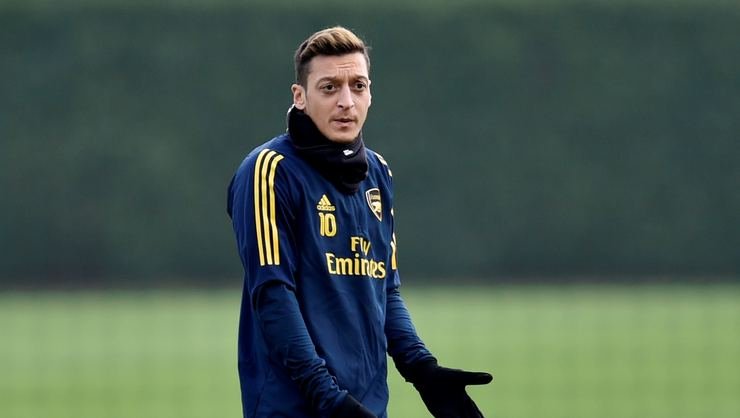 <h2>FENERBAHÇE’DEN MESUT ÖZİL TRANSFERİ OPERASYONU</h2>