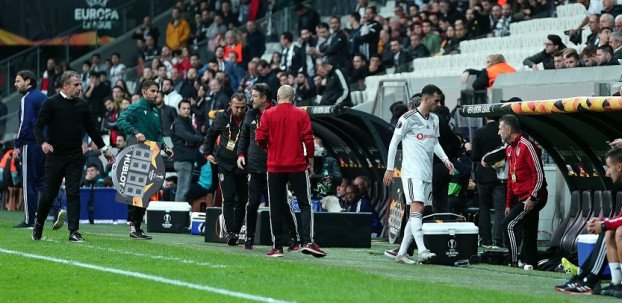 <h2>OĞUZHAN’A TEPKİ VAR</h2>