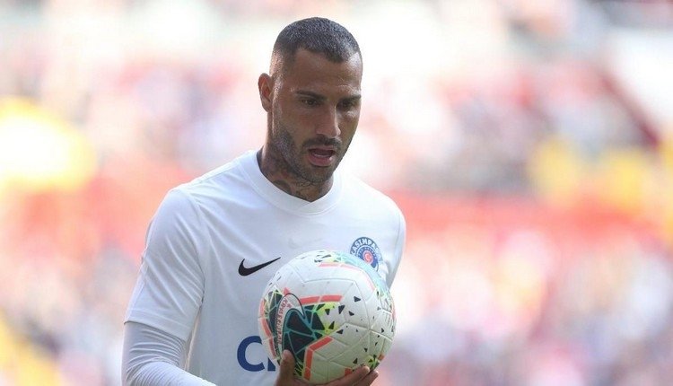 <h2>QUARESMA’DAN BEŞİKTAŞ İTİRAFI</h2>