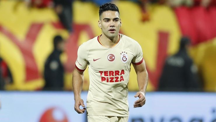 <h2>FALCAO SOYUNMA ODASINDA YIKILDI</h2>