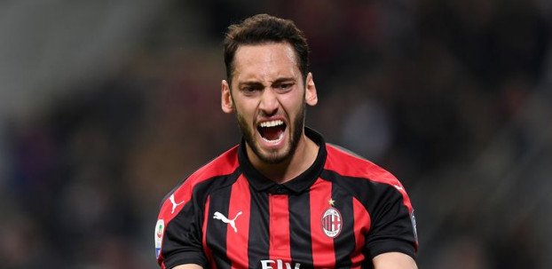 <h2>GALATASARAY’DAN FLAŞ HAKAN ÇALHANOĞLU TRANSFERİ HAMLESİ</h2>