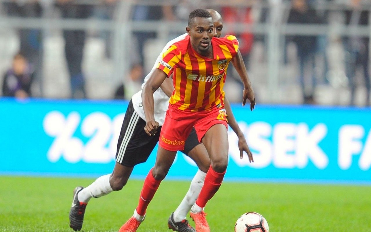 <h2>GALATASARAY’DAN FLAŞ MENSAH TRANSFERİ HAMLESİ</h2>