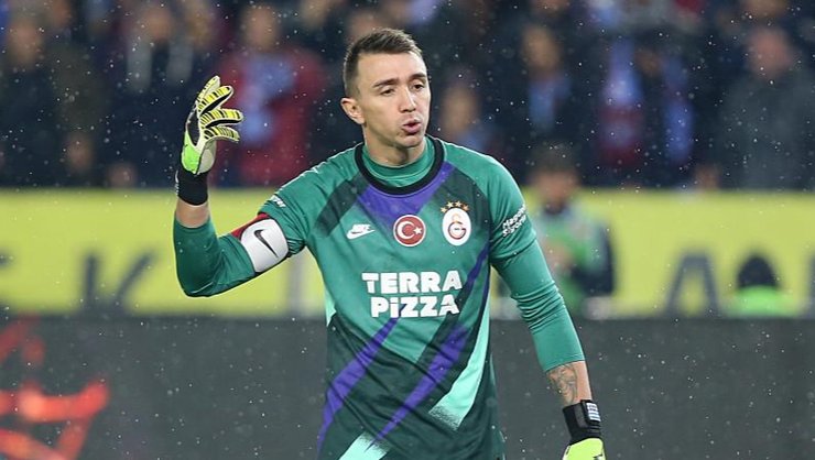 <h2>GALATASARAY’DAN FLAŞ MUSLERA KARARI</h2>