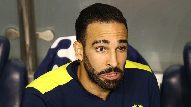 <h2>ADİL RAMİ FENERBAHÇE’DE KALIYOR</h2>