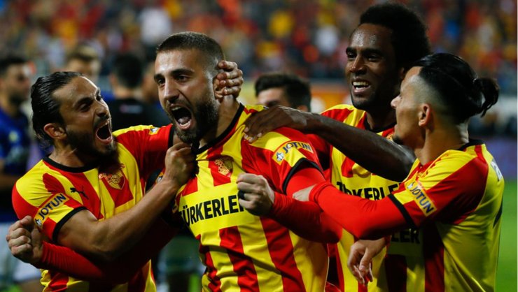 <h2>ALPASLAN ÖZTÜRK TRANSFERİNDE TRABZONSPOR ENGELİ</h2>