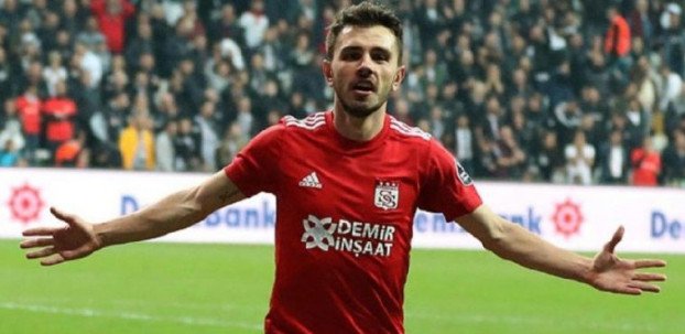 <h2>EMRE KILINÇ’IN MENAJERİ FENERBAHÇE’Yİ ÇILDIRTTI</h2>