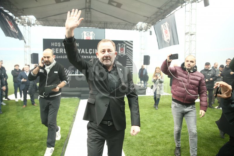 'FutbolArena Sergen Yalçın'ın imza töreninde