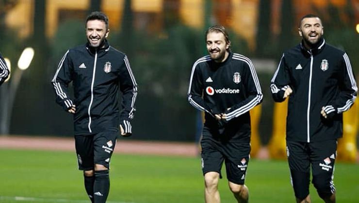 <h2>BEŞİKTAŞ’TA BEKLENEN İMZALAR ATILIYOR</h2>