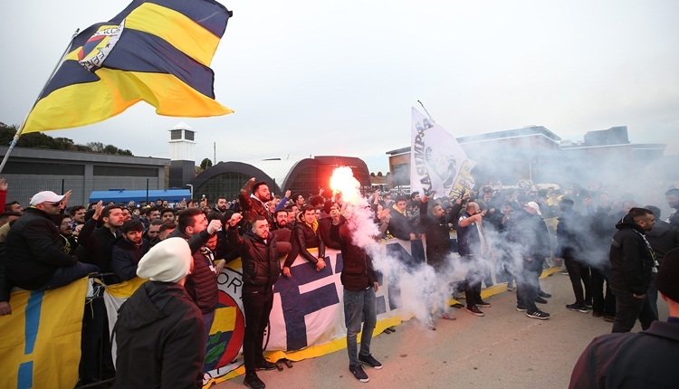 <h2>FENERBAHÇE TARAFTARI RİVA’YA YÜRÜDÜ</h2>