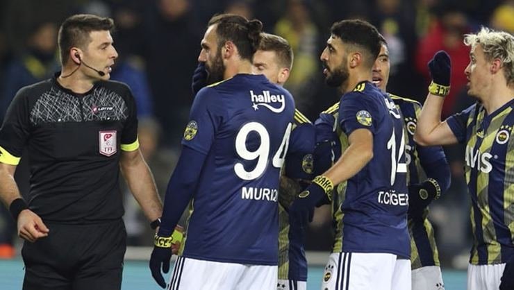 <h2>FENERBAHÇE’DE ’LİGDEN ÇEKİLİN’ SESLERİ</h2>