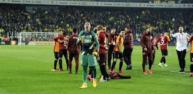 <h2>GALATASARAY YÖNETİMİNDEN SÜRPRİZ HAMLE</h2>