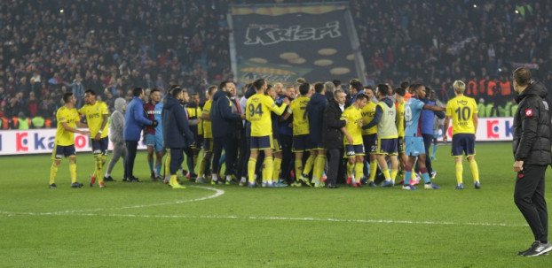 <h2>MAÇ SONU OLA KAVGA!</h2>
