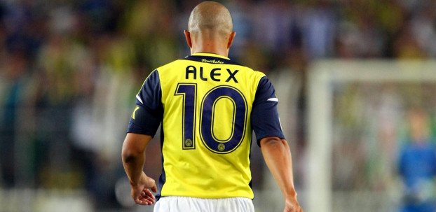 <h2>Alex De Souza, Fenerbahçe için ağlıyor!</h2>